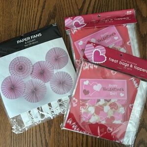 Valentine Pack. Bags and Paper Fans